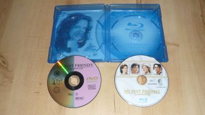 Álljon meg a nászmenet! (BD + DVD)

