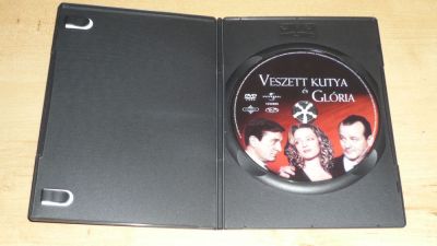 Veszett kutya és Glória
