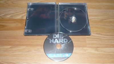 Die Hard 1. - Drágán add az életed! -
