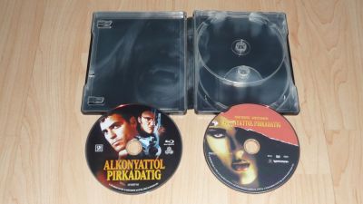 Alkonyattól pirkadatig (BD + DVD)
